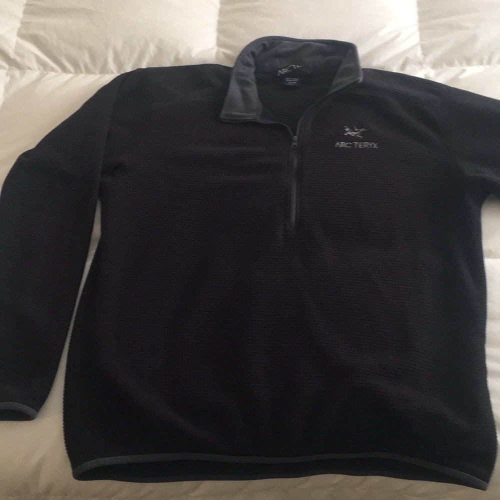Arc’Teryx half zip pullover